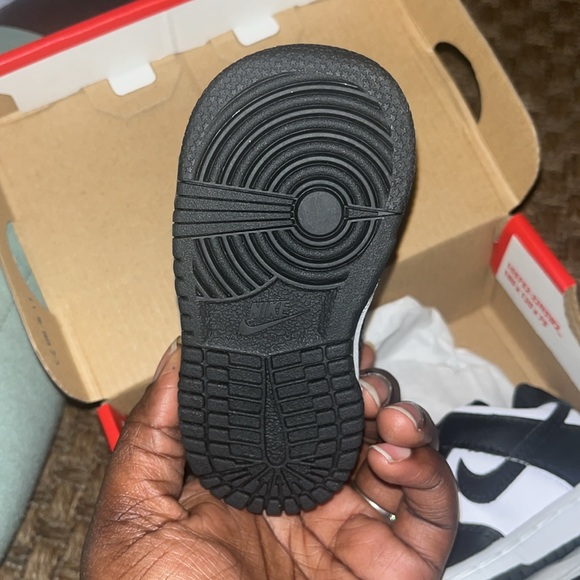 Panda Dunks sz 4c - Picture 4 of 4